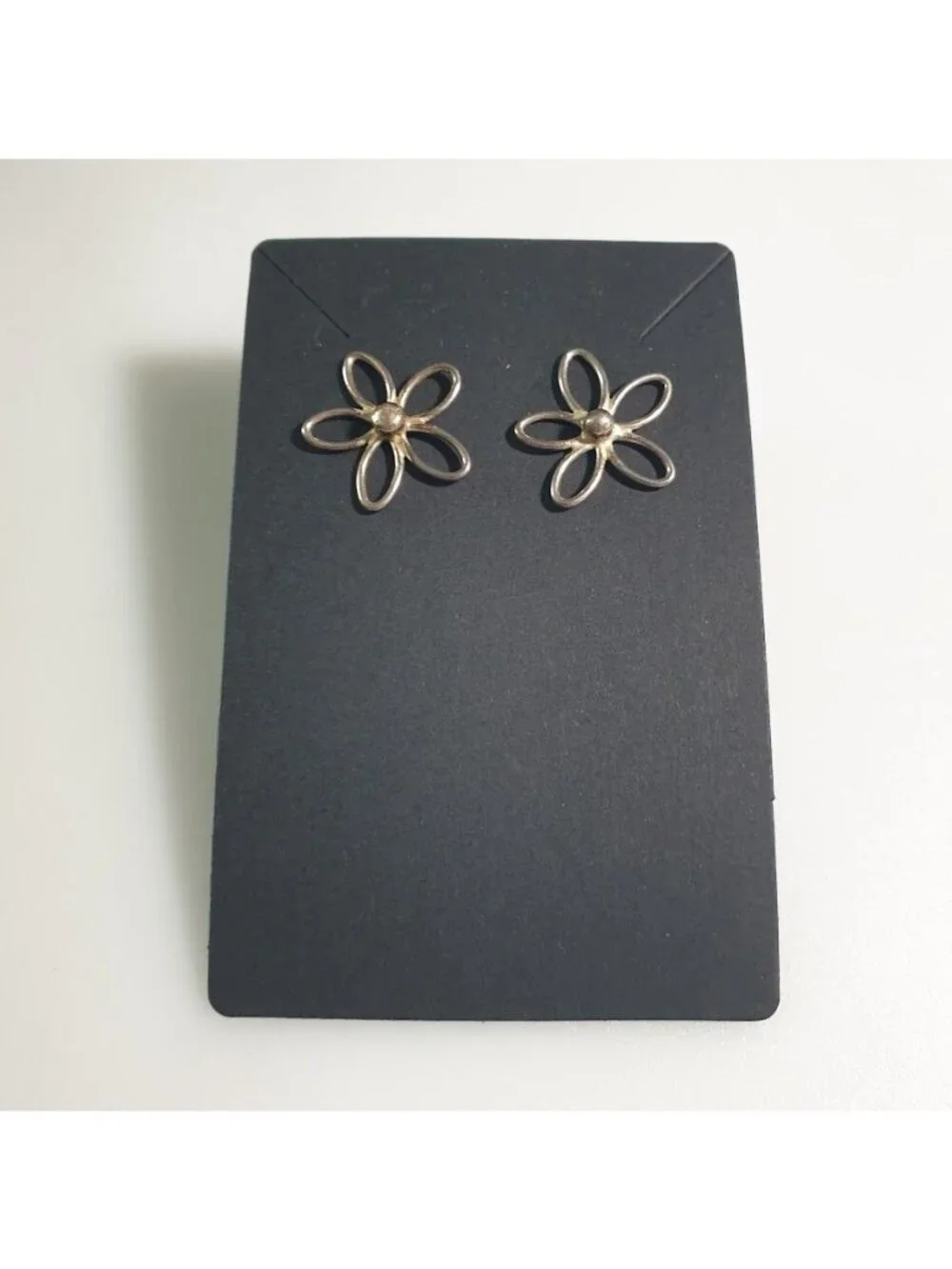 Flower Shaped Gold Tone Metal Stud Earrings Jewelry Women Lightweight Stylish